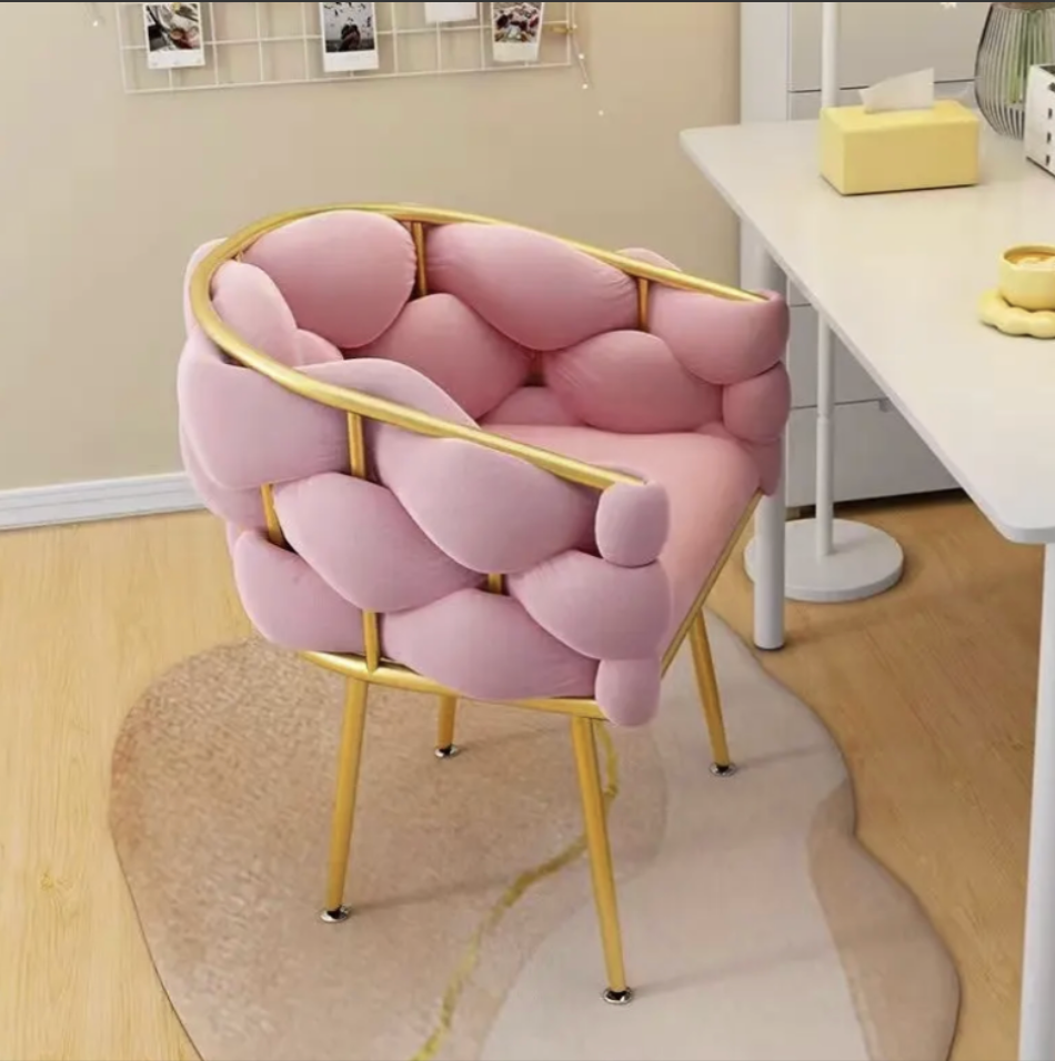 Makeup Bubble Chair – Luxury and Comfort for Beauty and Nail Salons