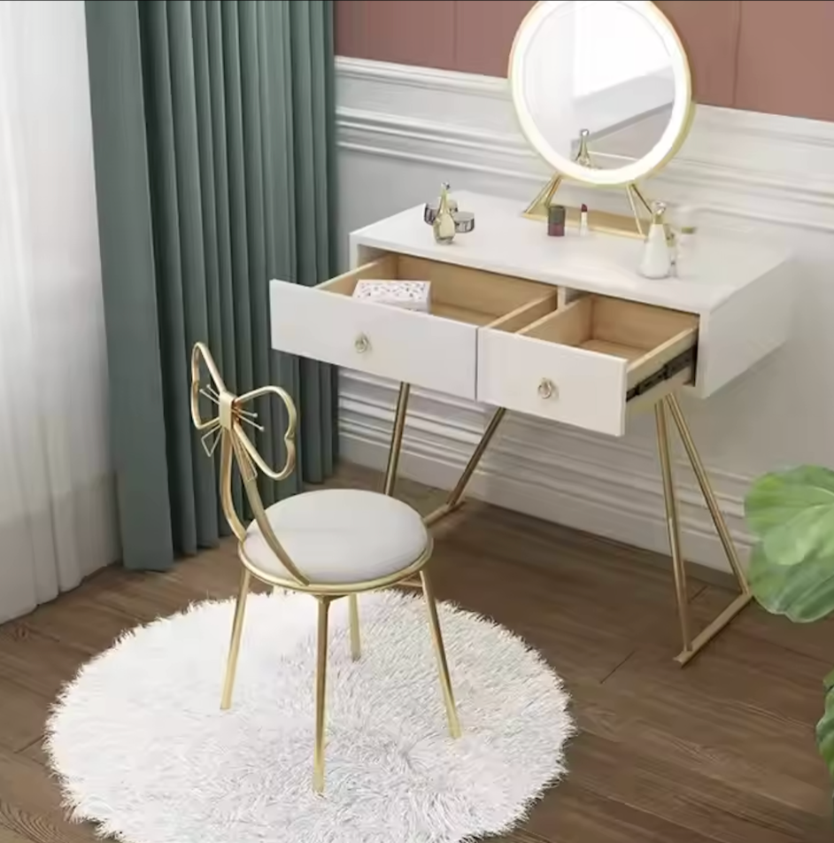 Silla Mariposa – Elegancia y Comodidad para Salones de Belleza y Uñas