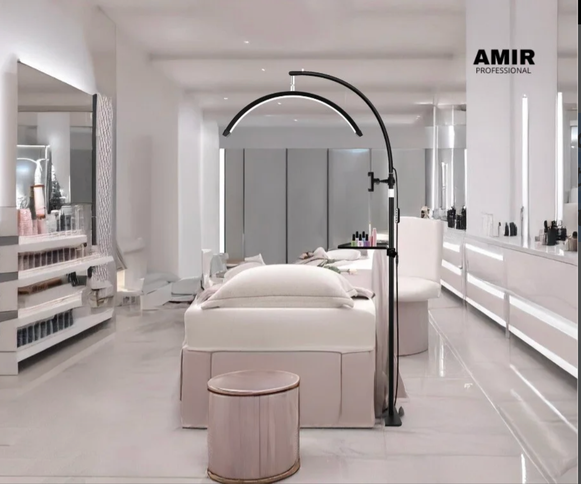 Lámpara LED Media Luna – Iluminación Perfecta para Estéticas, Maquillaje y Tatuajes